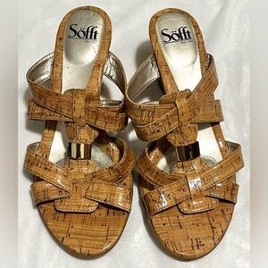Sofft Women's Tan 2.5 inch High Heeled Shiny Cork Upper Sandals Size 8.5